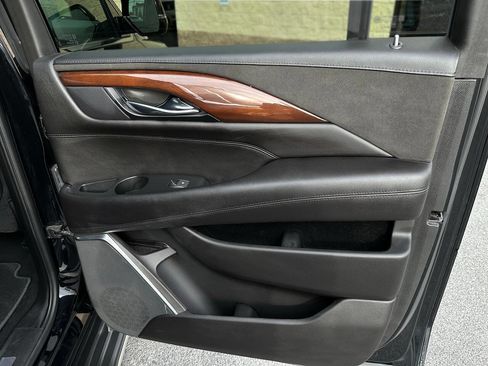 Used 2018 Cadillac Escalade ESV Premium Luxury AWD/4WD image 65
