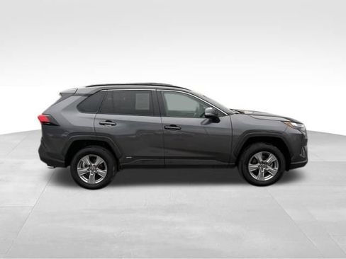 Used 2025 Toyota RAV4 XLE AWD/4WD image 9