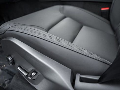 New 2026 Volvo XC90 B6 Plus w/ Protection Package Premier image 33