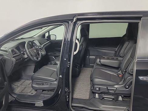 Certified 2024 Honda Odyssey EX-L image 16