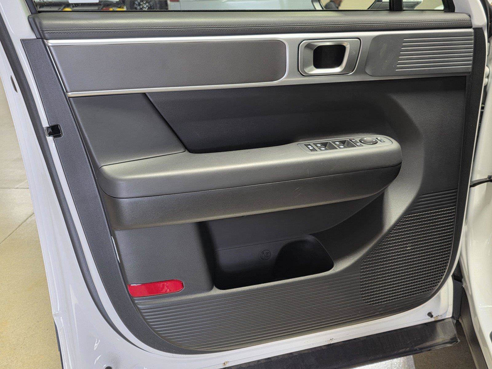 Used 2026 Hyundai Santa Fe SE FWD image 17