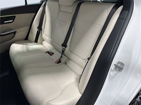 Used 2025 Mercedes-Benz C 300 4MATIC Sedan image 28