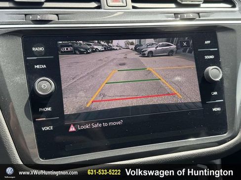 Certified 2023 Volkswagen Tiguan SE R-Line AWD/4WD image 25