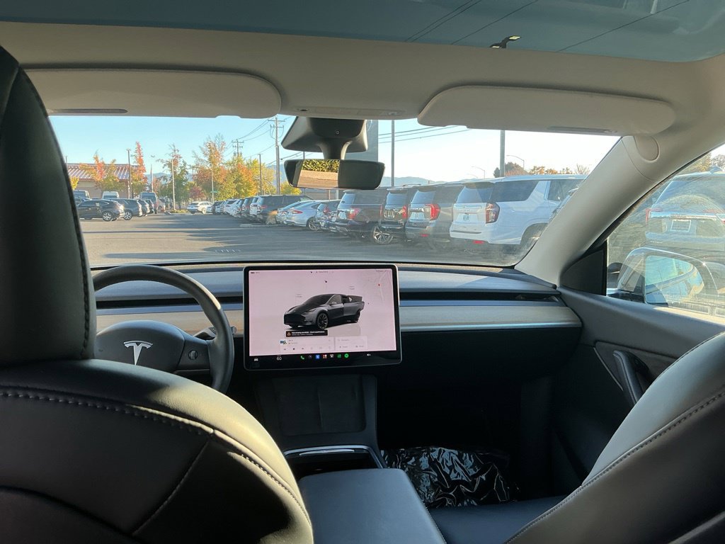 Used 2022 Tesla Model Y Long Range AWD/4WD image 19