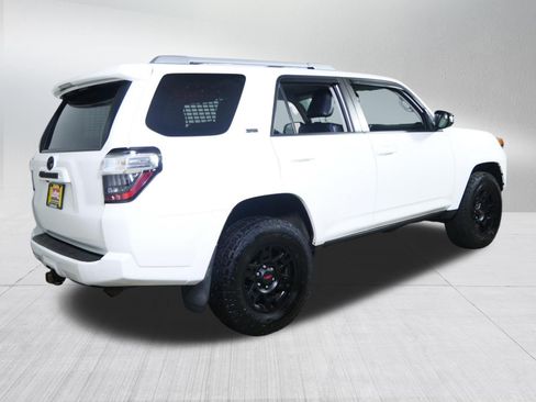 Used 2014 Toyota 4Runner SR5 AWD/4WD image 7