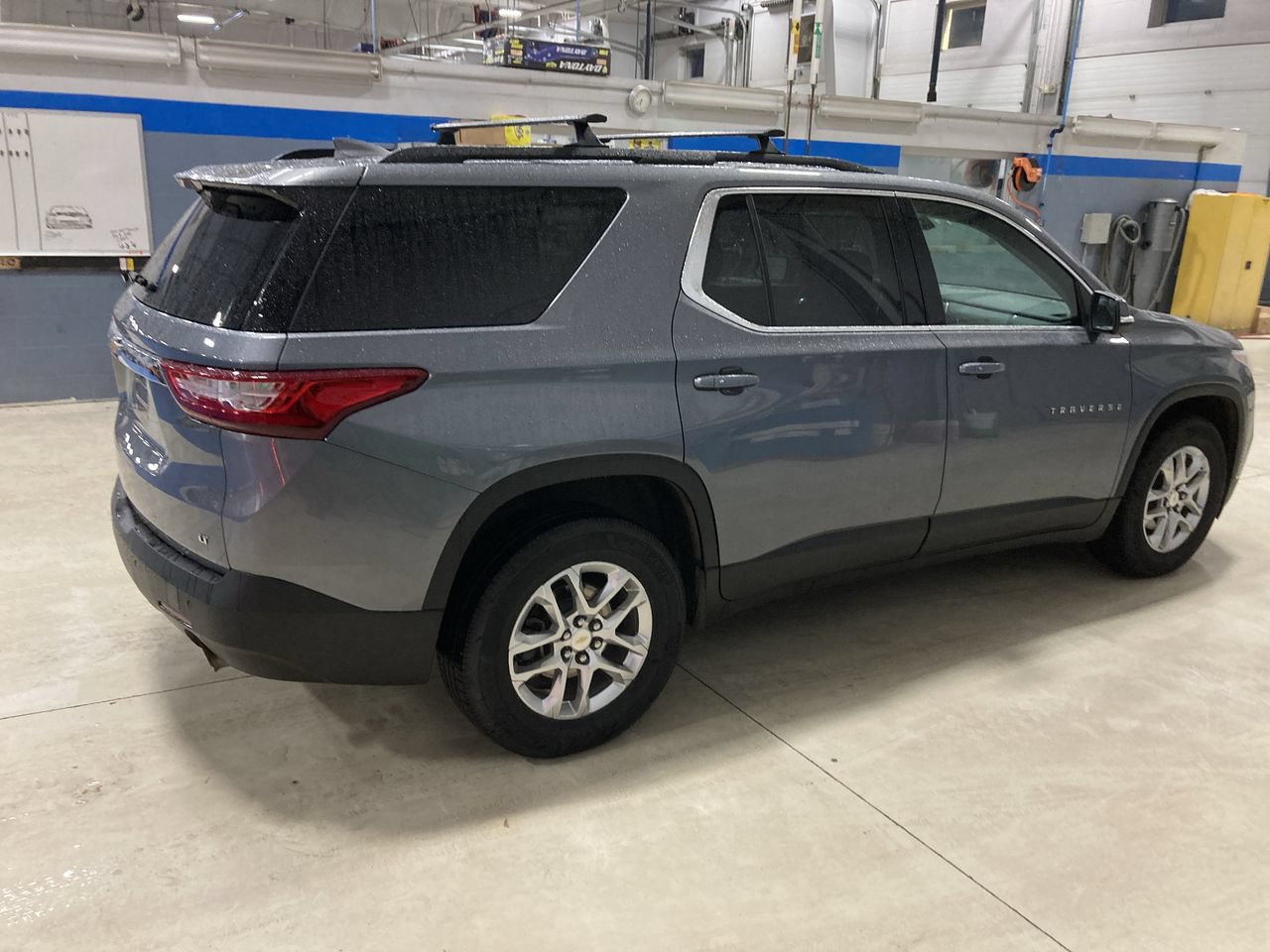 Used 2021 Chevrolet Traverse LT AWD/4WD image 8
