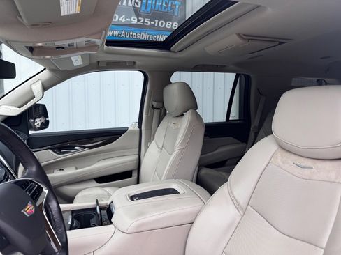 Used 2020 Cadillac Escalade Luxury image 17