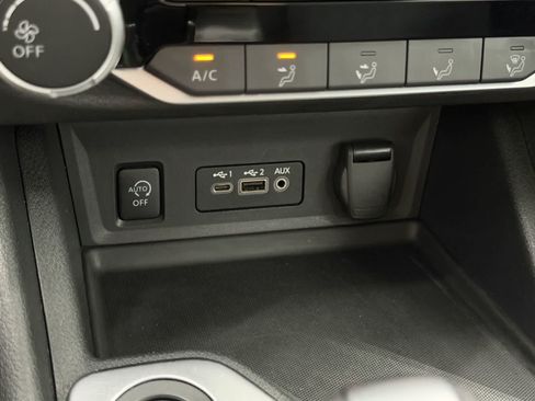 Used 2024 Nissan Sentra SV FWD image 23