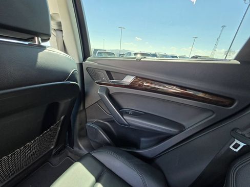 Used 2019 Audi Q5 2.0T Premium Plus w/ Premium Plus Package AWD/4WD image 19