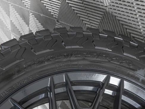 Used 2025 Lexus GX 550 w/ Accessory Package (2T) image 38