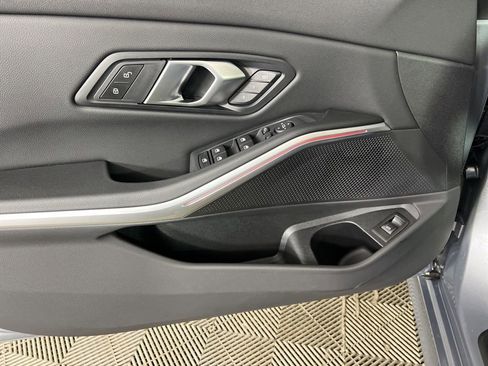 Used 2025 BMW 330i xDrive Sedan w/ Premium Package image 17