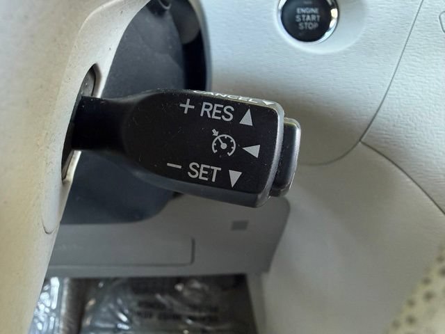 Used 2012 Toyota Sienna XLE FWD image 28