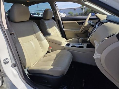 Used 2016 Nissan Altima 2.5 SL w/ 2.5 Technology Package FWD image 15