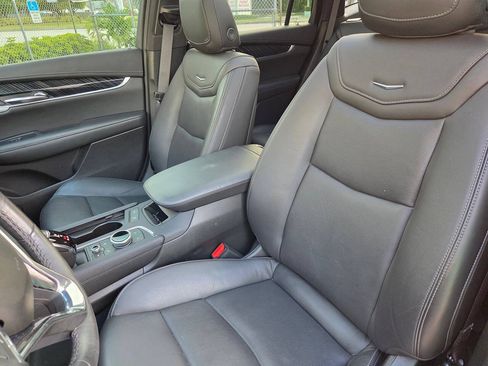 Used 2024 Cadillac XT6 Premium Luxury w/ Technology Package FWD image 22