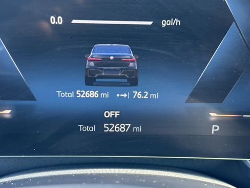 Used 2023 BMW 740i w/ Parking Assistance Package RWD image 14