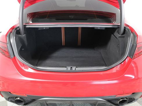 Used 2018 Alfa Romeo Giulia RWD image 36