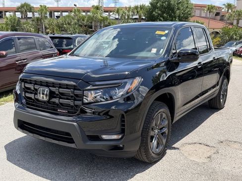 Used 2025 Honda Ridgeline Sport image 9