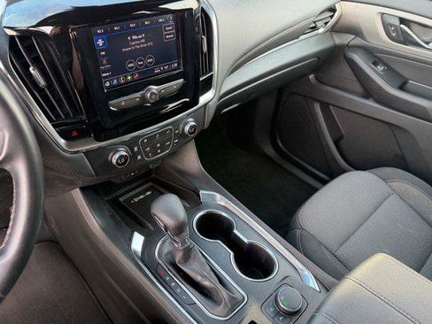 Used 2023 Chevrolet Traverse LT image 25