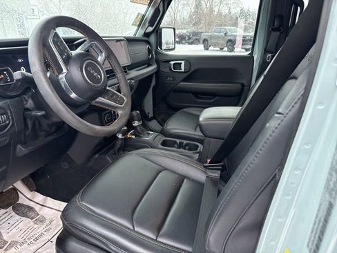Used 2024 Jeep Wrangler Sahara w/ Technology Group image 7