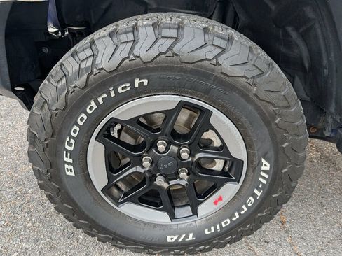 Used 2018 Jeep Wrangler Sport image 15