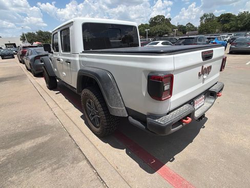 Used 2025 Jeep Gladiator Mojave w/ Steel Bumper Group AWD/4WD image 8