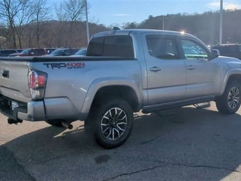 Used 2020 Toyota Tacoma TRD Sport image 8