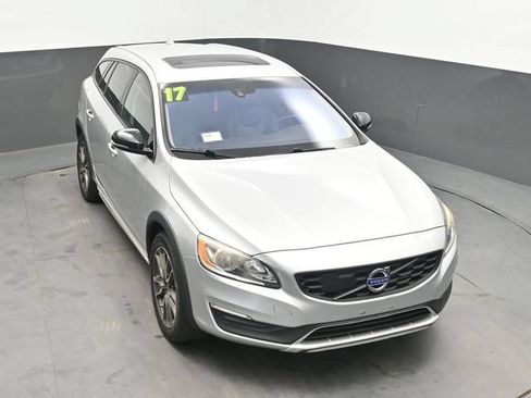 Used 2017 Volvo V60 T5 Cross Country w/ Convenience Package AWD/4WD image 23