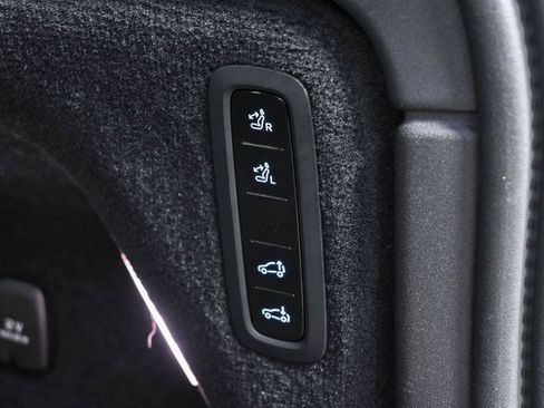 Certified 2025 Volvo EX90 Ultra AWD/4WD image 33