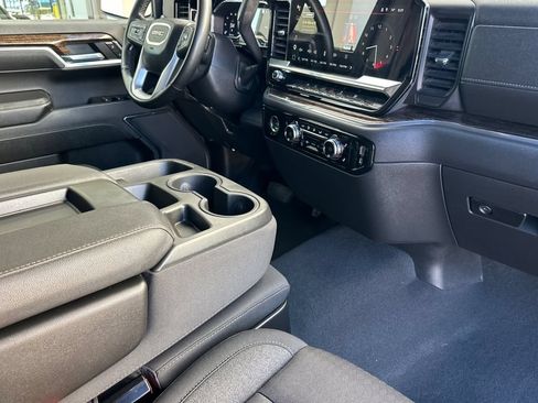 Used 2023 GMC Sierra 1500 SLE AWD/4WD image 16