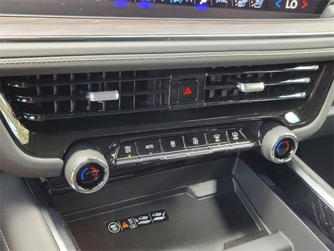 New 2025 Chevrolet Suburban Premier w/ Sun And Tow Package image 25