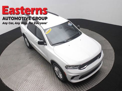 Used 2024 Dodge Durango SXT w/ Trailer Tow Group IV image 3