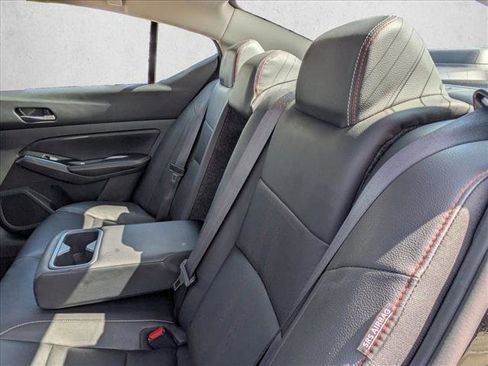 Used 2023 Nissan Altima 2.5 SR w/ SR Premium Package FWD image 16