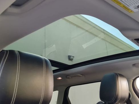 Used 2019 Land Rover Range Rover Velar S image 19