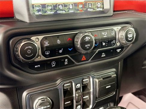 Used 2023 Jeep Wrangler Unlimited Rubicon w/ Cold Weather Group image 16