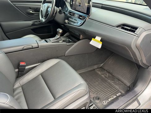 Used 2025 Lexus ES 300h w/ Premium Package FWD image 14