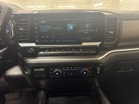 Used 2025 Chevrolet Silverado 3500 High Country w/ High Country Premium Package image 18