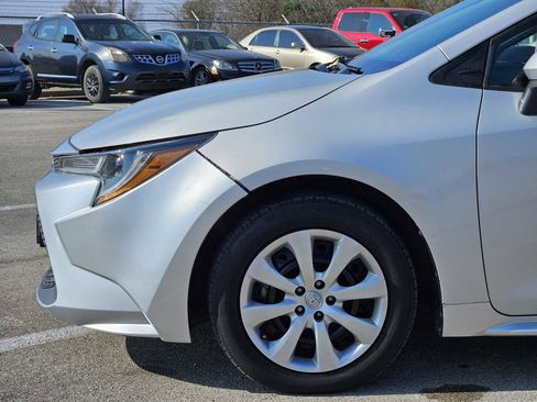 Used 2021 Toyota Corolla LE image 8