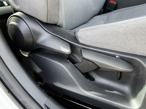 Used 2025 Toyota Camry LE image 22