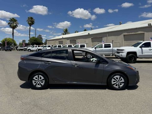Used 2017 Toyota Prius Two FWD image 10