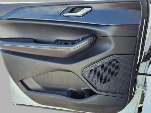 Certified 2023 Jeep Grand Cherokee L Laredo image 19