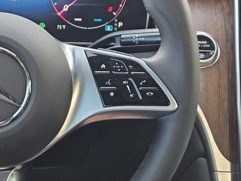 Certified 2025 Mercedes-Benz GLC 300 image 29