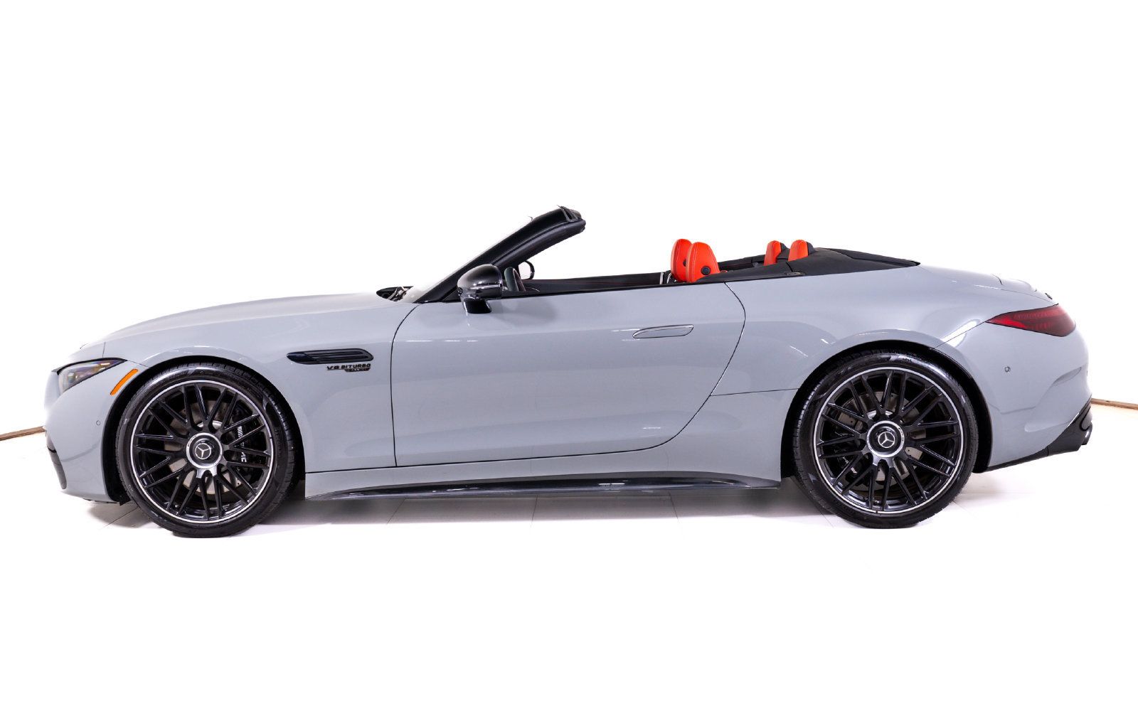 Used 2024 Mercedes-Benz SL 63 AMG 4MATIC image 2
