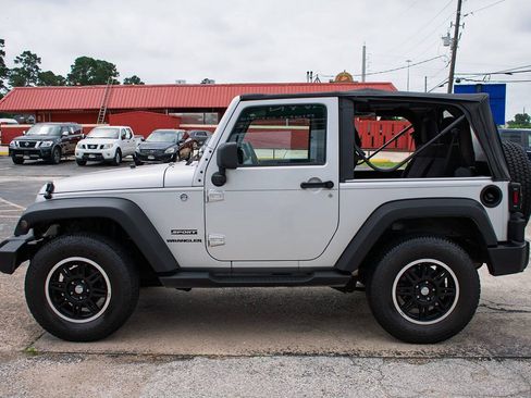 Used 2012 Jeep Wrangler Sport AWD/4WD image 3