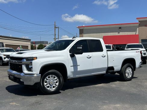Used 2022 Chevrolet Silverado 2500 LT w/ Convenience Package image 18