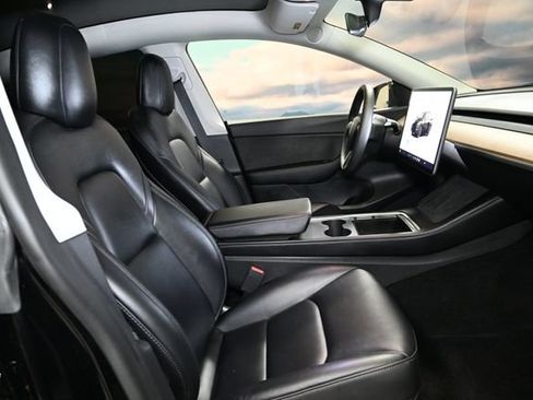 Used 2022 Tesla Model Y Long Range AWD/4WD image 57