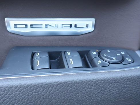 Used 2026 GMC Sierra 1500 Denali w/ Denali Reserve Package image 12