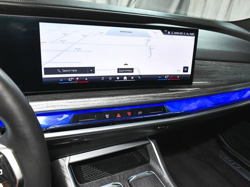 Used 2025 BMW 740i RWD image 71
