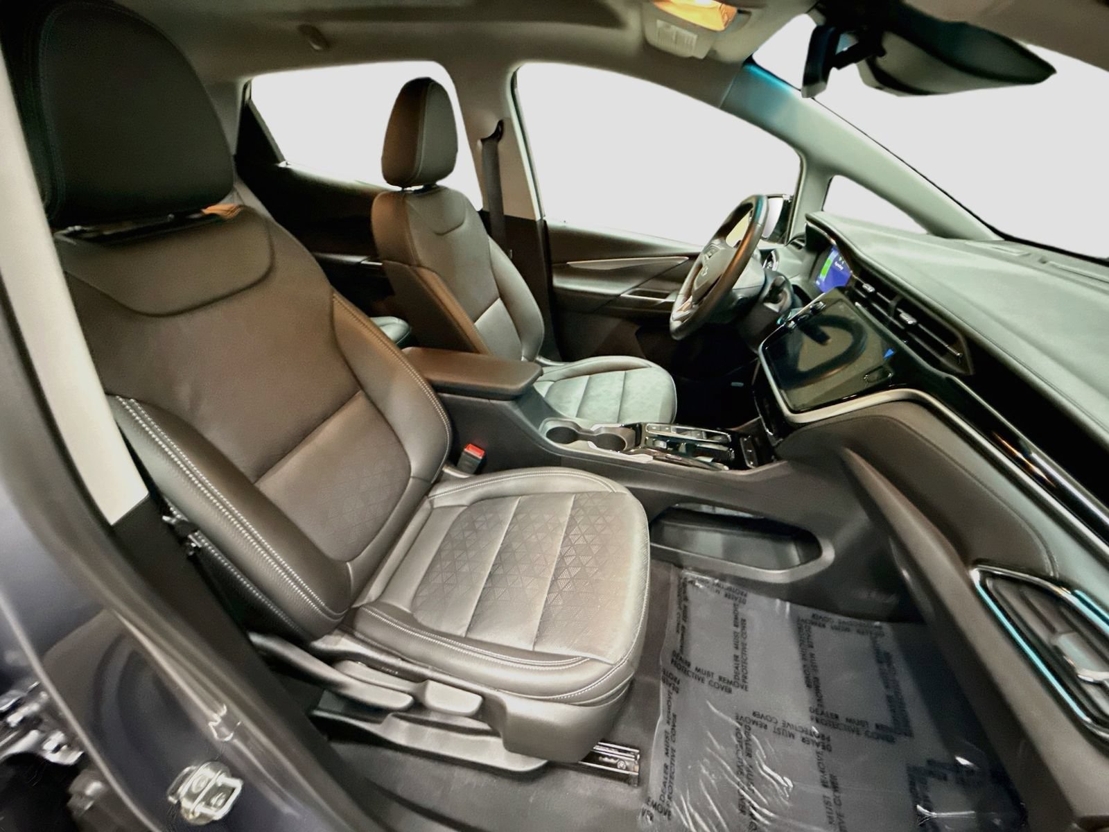 Used 2023 Chevrolet Bolt LT w/ Infotainment Package FWD image 31