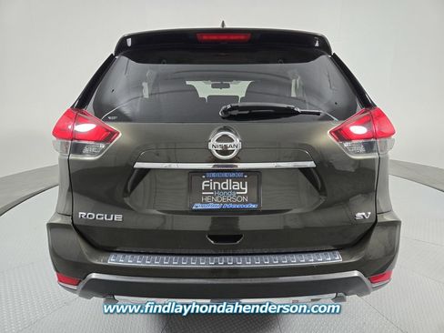 Used 2017 Nissan Rogue SV image 5