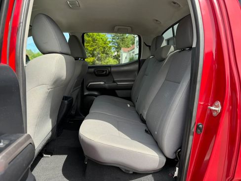 Used 2017 Toyota Tacoma SR5 w/ Tow Package AWD/4WD image 22